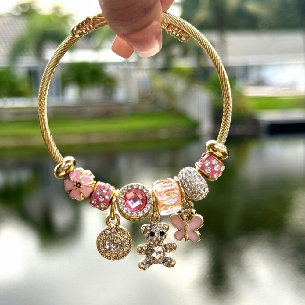 Cute pink Bear Rhinestone Gold-Plated Bangle 🌸